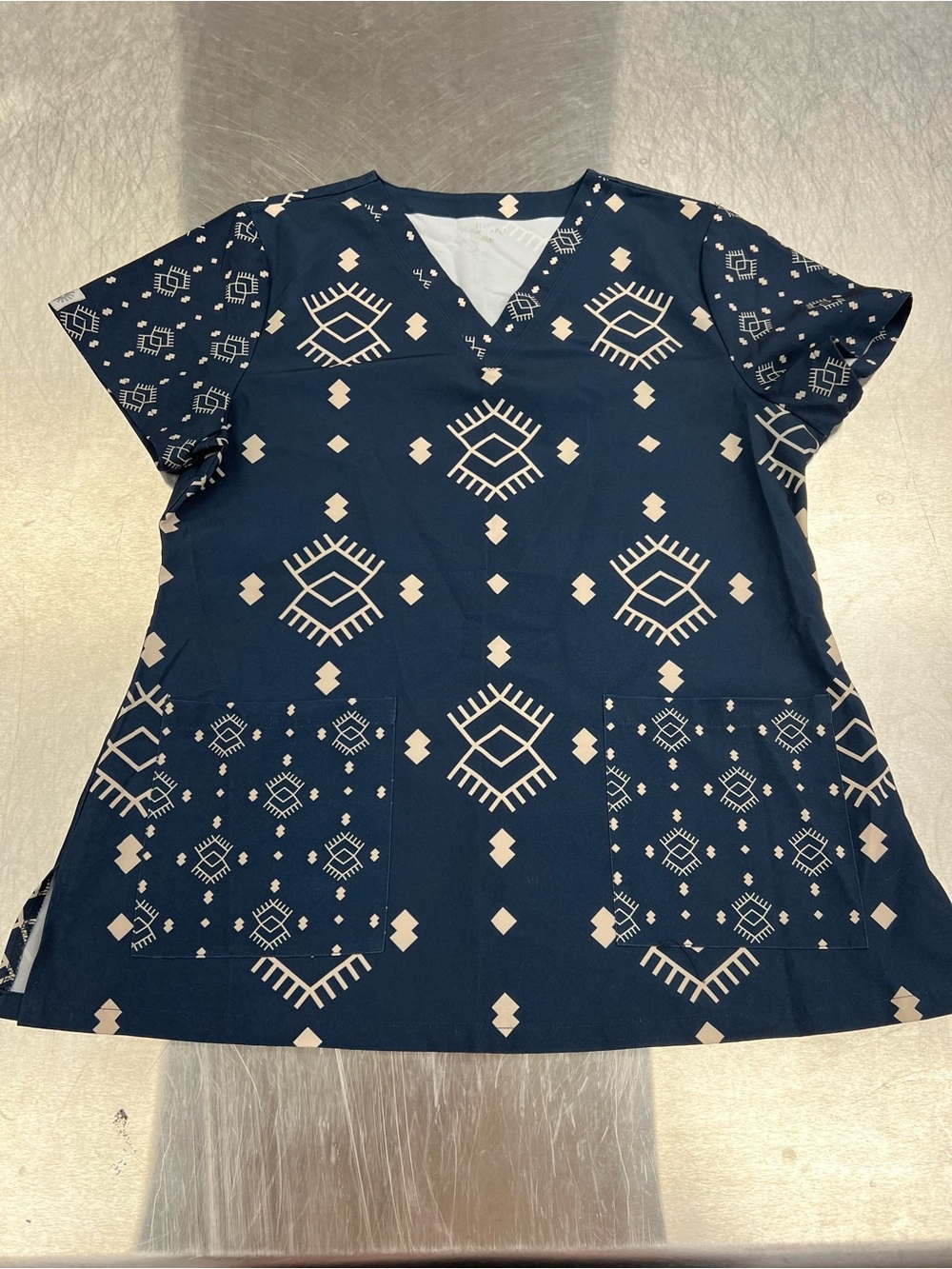 Spurrin Scrubs Navy Geometric V-Neck Short Sleeve Top Women’s L